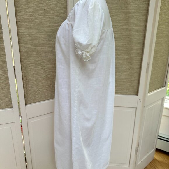 Vintage 70s Deena Nightgown White Cotton Flower Embroidery Lace Cap Sleeves - Picture 8 of 10
